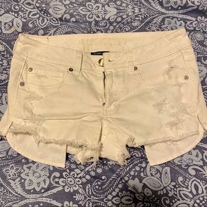 Low Rise Distressed Shortie💜